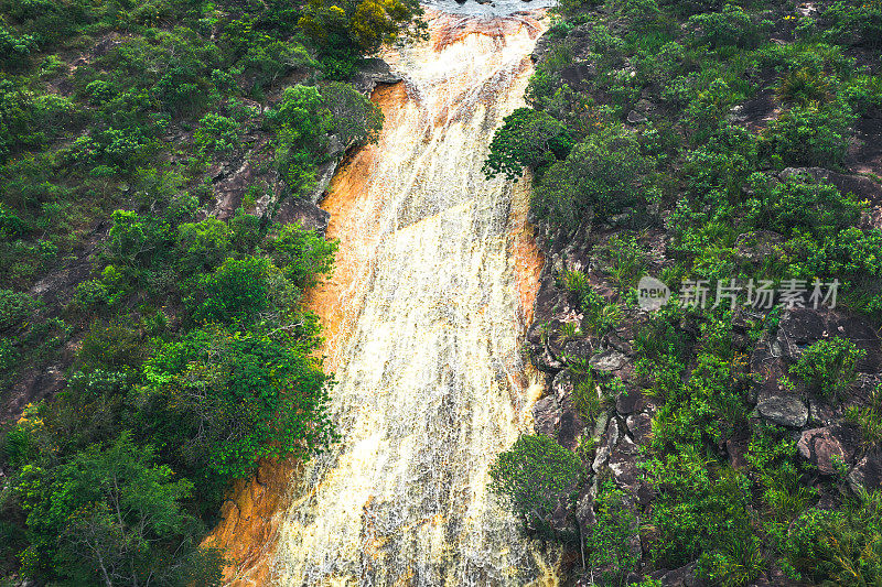 巴西巴伊亚省迪亚曼蒂纳Chapada Diamantina瀑布